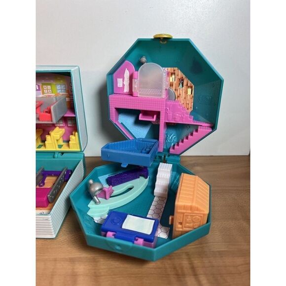 3 Polly Pocket Playsets Spa Gym Compact Stars - Picture 2 of 11